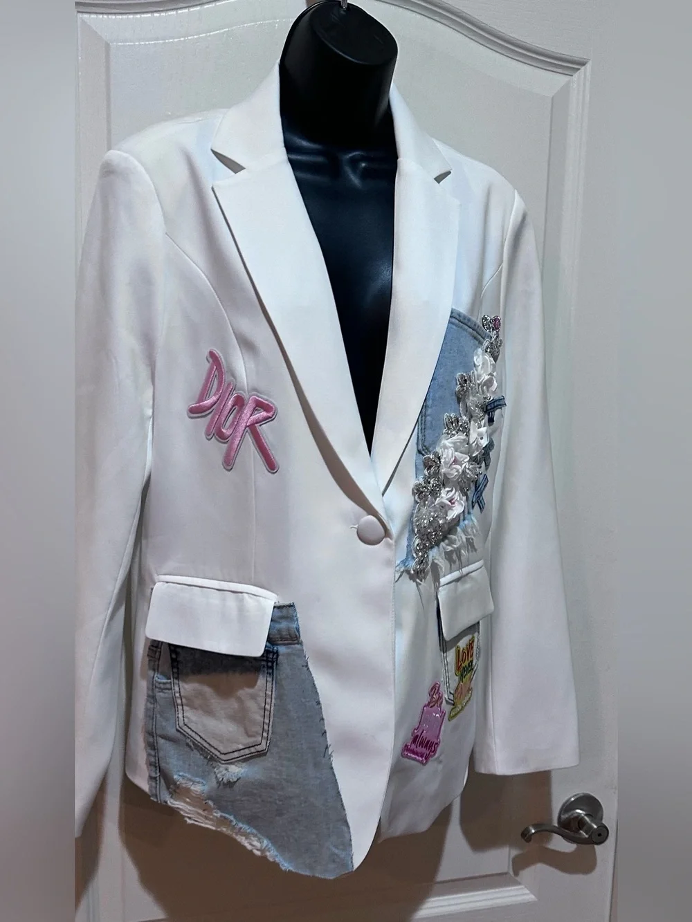 Upcycled Designer-Inspired White Embellished Patch Blazer size L - Picture 5 of 5